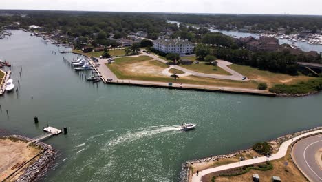 Mágicas-Propiedades-Frente-Al-Canal-En-Virginia-Beach,-Virginia