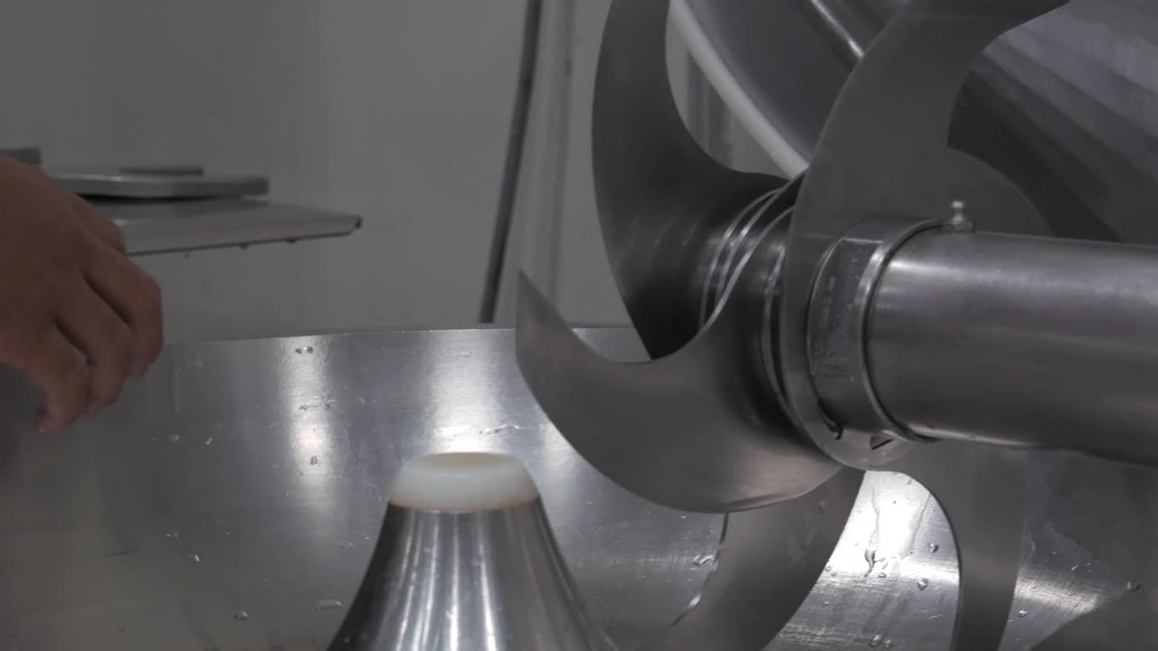 소시지 고기 가공 공장 생산 수제 훈제 삶은 랩 다진 고기 향신료