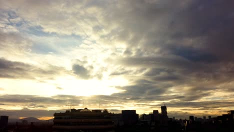 Osmopocket-Hiperlapse-of-sunrise-in-Mexico-city,-ponent-aerea