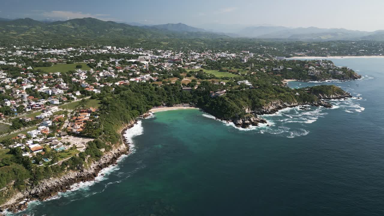ángulo de bisagra aérea de puerto escondido costa de oaxaca viajes vacaciones destino de surf en méxico
