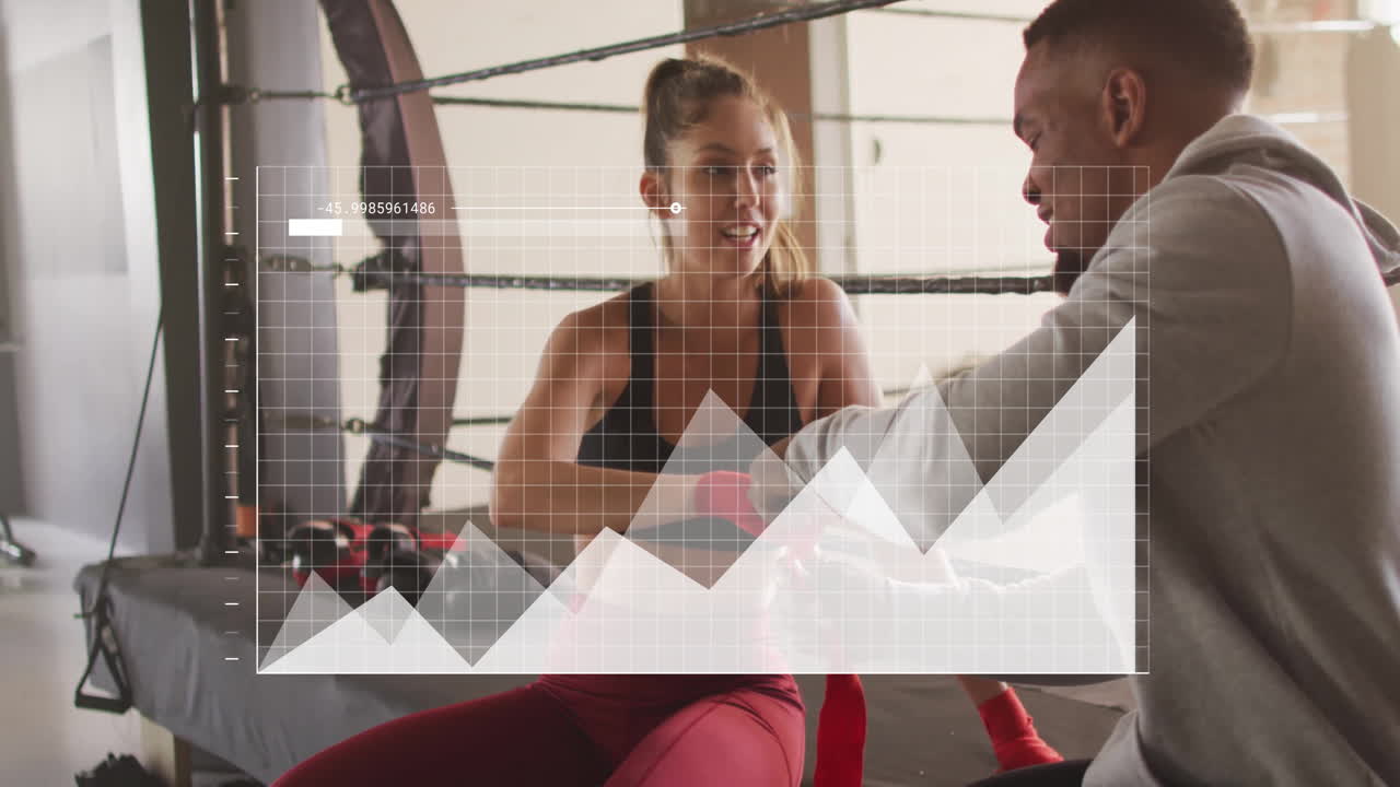 animación de diagramas y procesamiento de datos sobre diversas parejas que hacen ejercicio en el gimnasio