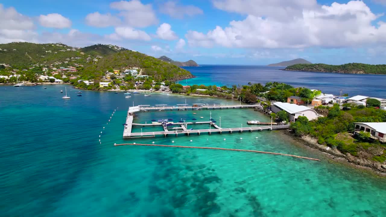 세인트의 아름다운 선회 공중 샷