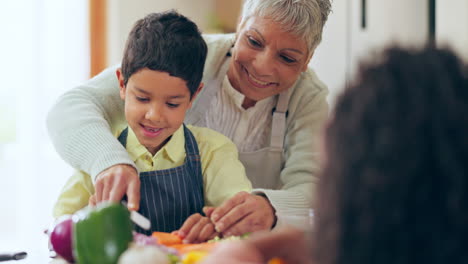 Großmutter,-Junge-Oder-Essen-In-Der-Küche-Kochen