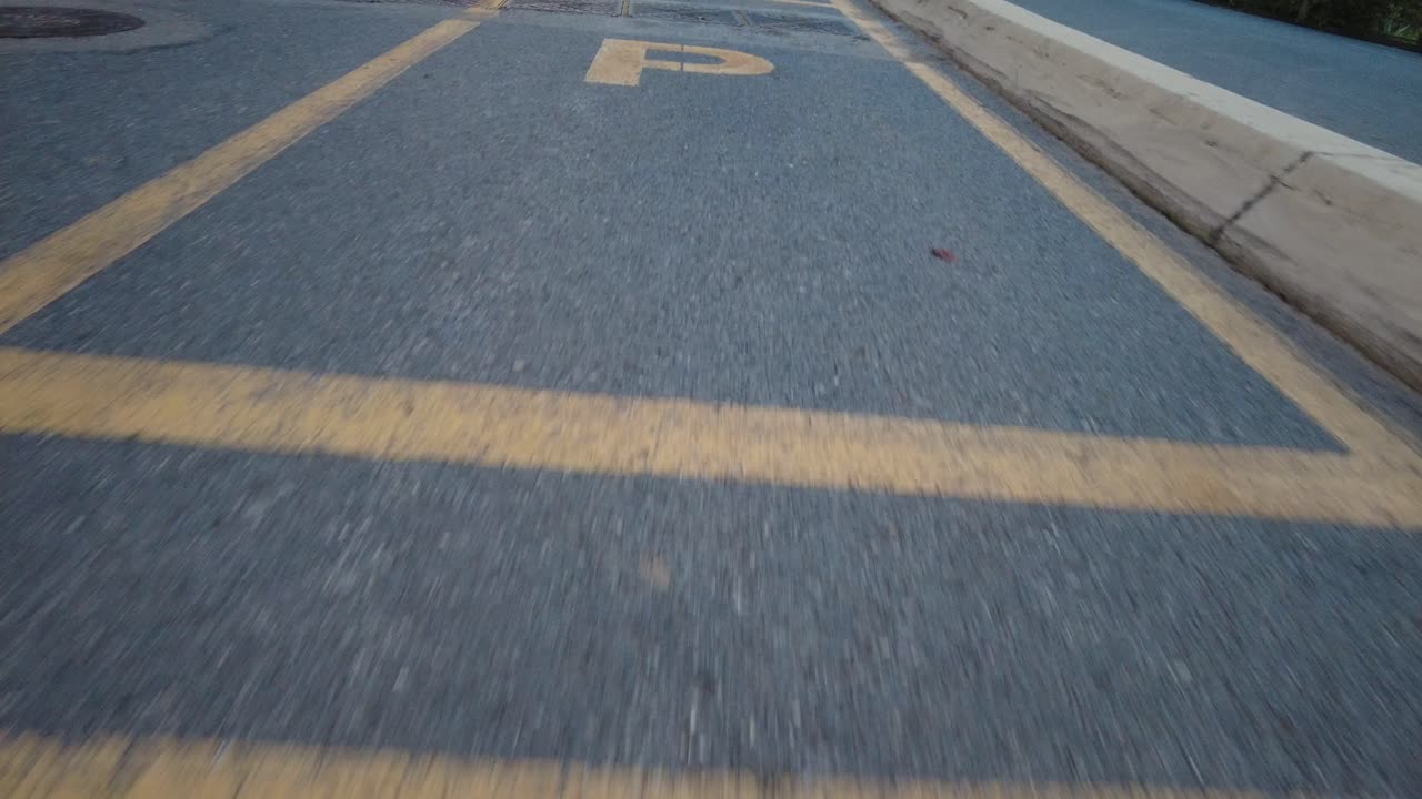 espacio de estacionamiento en la calle