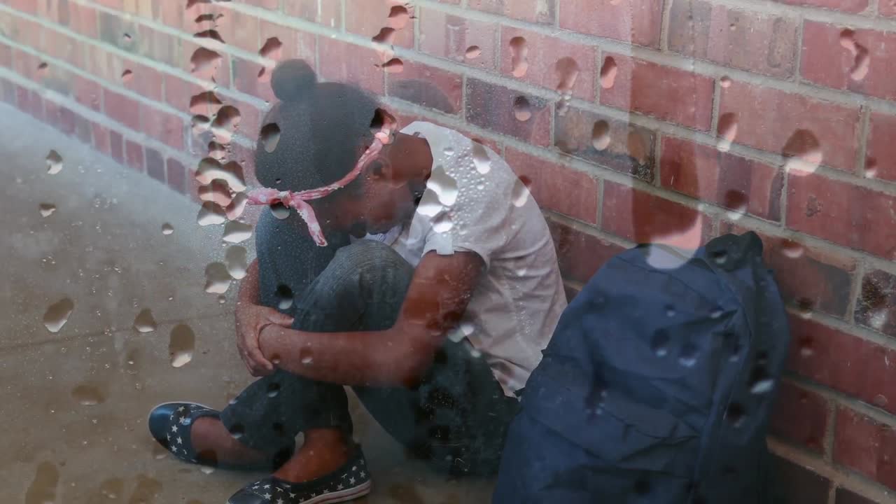 슬픈 아프리카계 미국인 여학생 위에 물방울의 애니메이션