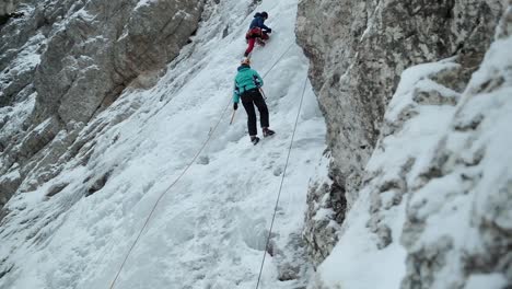 escalada en hielo en eslovenia en los alpes julianos y el parque nacional triglav