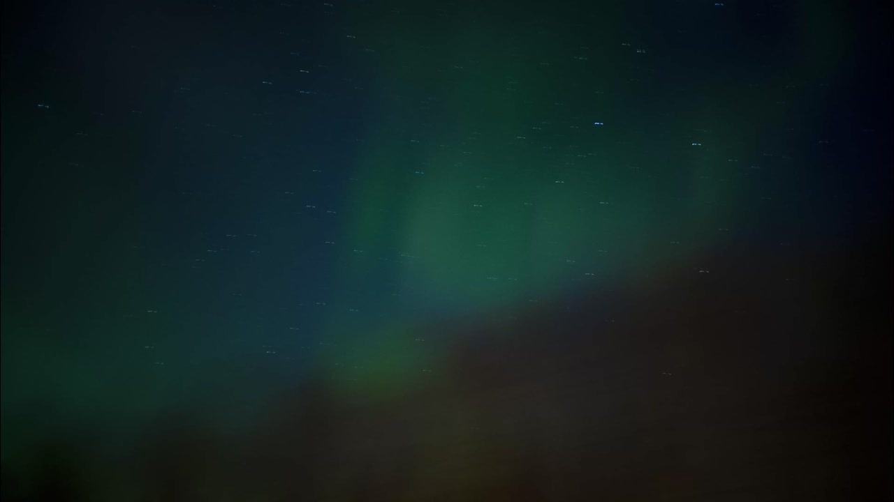 movimiento rápido aurora boreal paisaje del cielo luces del norte viento solar astronómico del tren