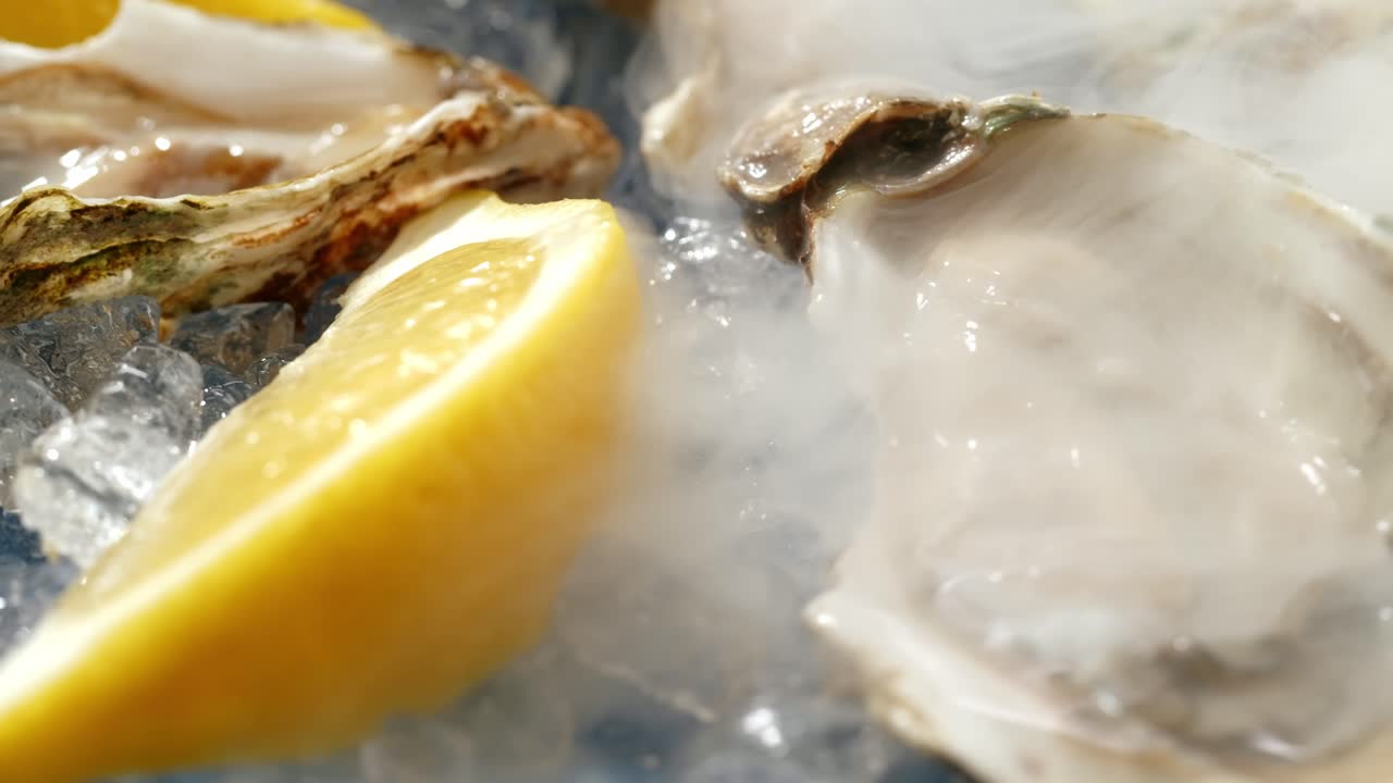 Fresh Oysters with Lemon on Ice