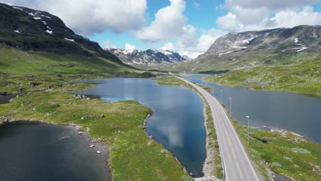 Panoramastraße-Haukelivegen-In-Norwegen,-Vestland,-Vestfold-Und-Telemark---Podest-Hoch