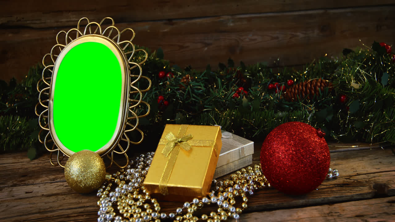 decoración y adornos de navidad en tabla de madera