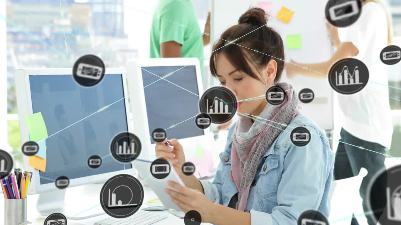 백인 사업가 여성에 대한 그래프 아이콘으로 연결 네트워크의 애니메이션