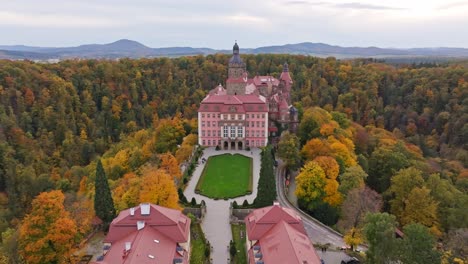 castillo de walbrzych en la baja silesia, polonia #8