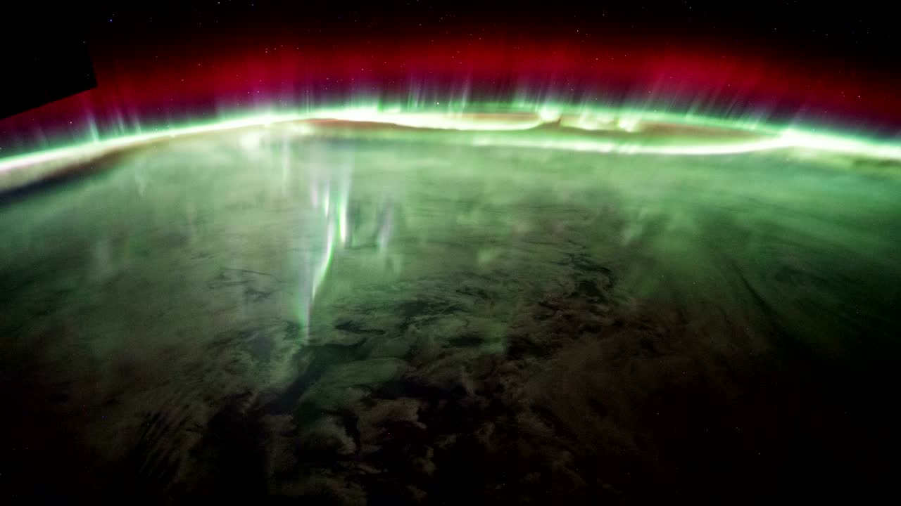 la aurora austral es un lapso de tiempo desde el espacio.