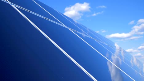 los paneles solares, de cerca. las baterías solares trabajando, recogiendo la luz solar.