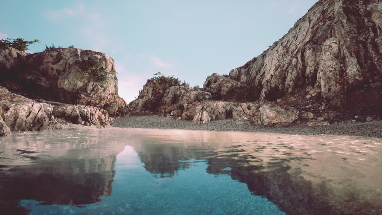 rocas de basalto en el océano