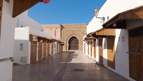 Wooden-doorway-entrance-to-the-citadel,-gate-of-Kasbah-of-the-Udayas-in-Rabat,-Morocco