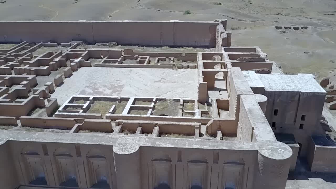 imágenes aéreas de la mezquita malwiya en samarra, irak.