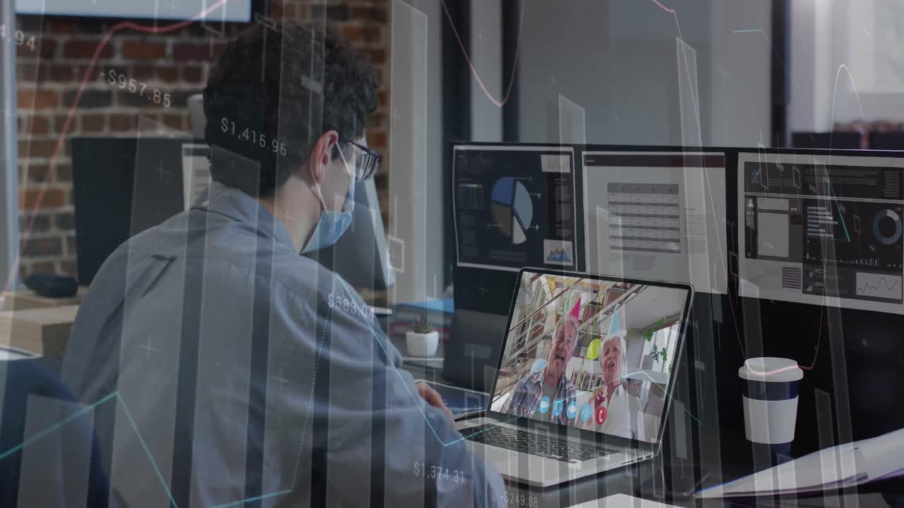 노트북을 사용하는 사업가에 대한 데이터 처리 애니메이션