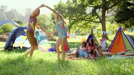 Hipster-couple-dancing