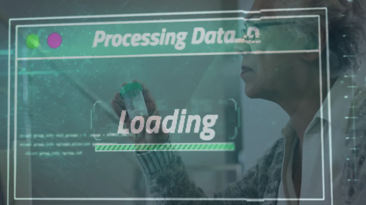 animación de la barra de carga, textos, lenguaje de computadora, científico afroamericano examinando la muestra