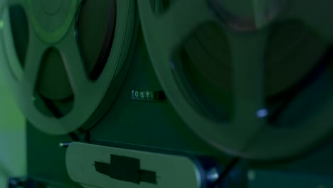 rodaje de carretes de cinta grabadora de cinta estudio de grabación. la creación de sonido con efecto
