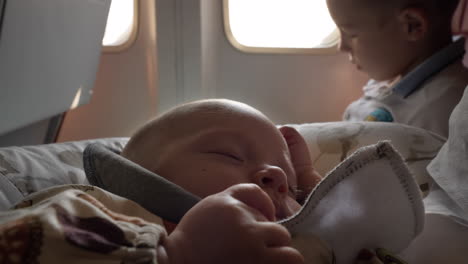 El-Bebé-Duerme-Durante-El-Vuelo.