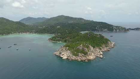 vista aérea de una isla tropical