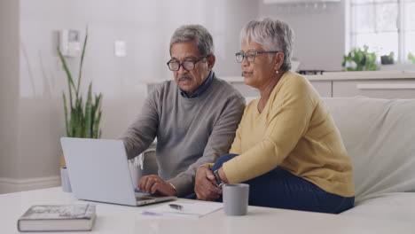 Stressed,-sad-and-frustrated-mature-couple