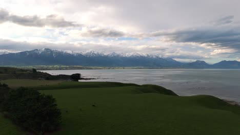 picturesque kaikōura ranges meeting the ocean in kaikōura bay