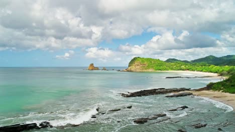 Malerisches-Meer--Und-Strandpanorama-In-San-Juan-Del-Sur-In-Nicaragua,-Luftaufnahme