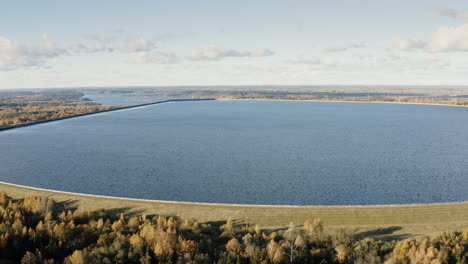 Luftaufnahme-Des-Pumpspeicherwerks-Kruonis-In-Litauen,-Baltikum,-Europa