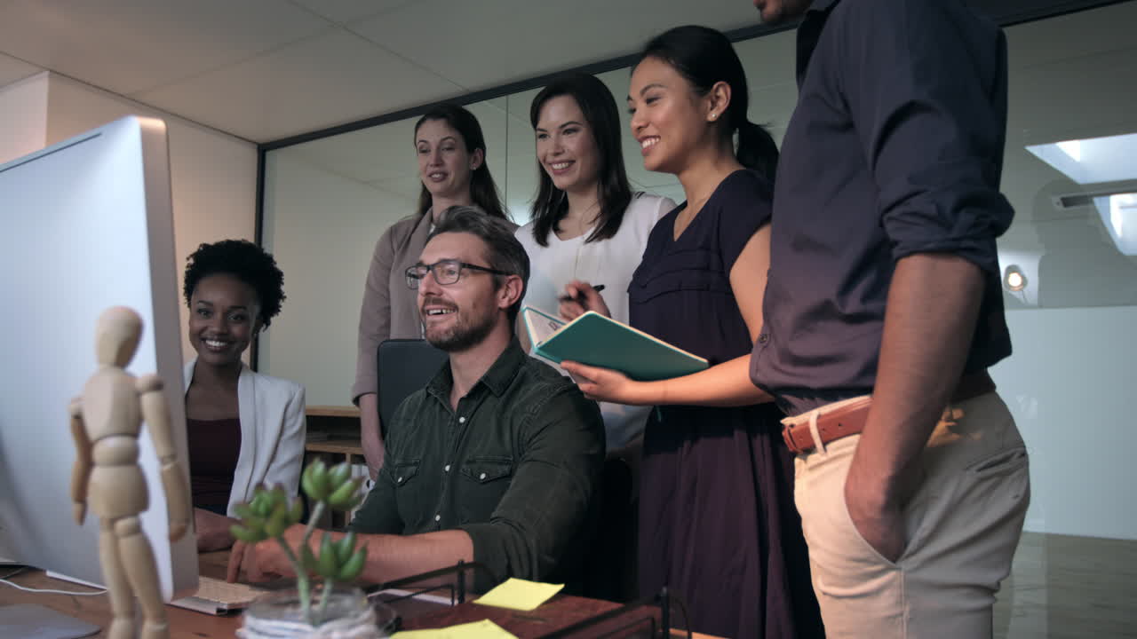 Showing his team how it's done