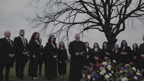 servicio funerario en el cementerio