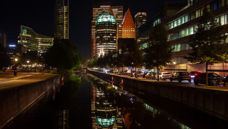 Hague-Canal-Night,-Autumn-Scene