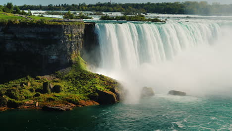 cascade of water at niagara falls