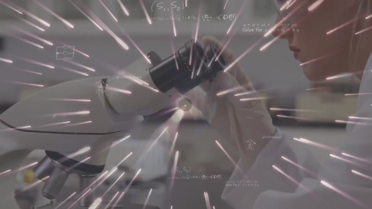 수학 방정식과 삼각형의 애니메이션 백인 여성 과학자 실험실에서