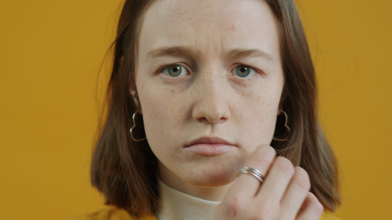 젊은 여성의 근접 초상화