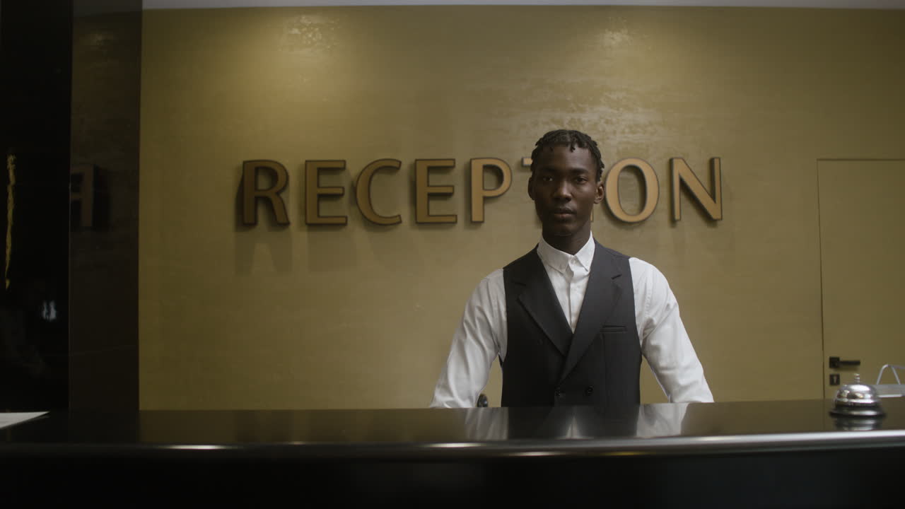 hombre afroamericano en el trabajo