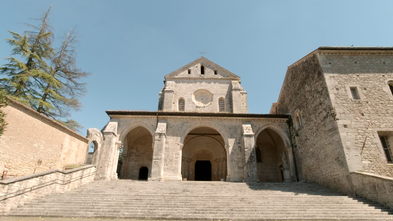 Vista degli interni dell'Abbazia di Casamari a Frosinone, Italia