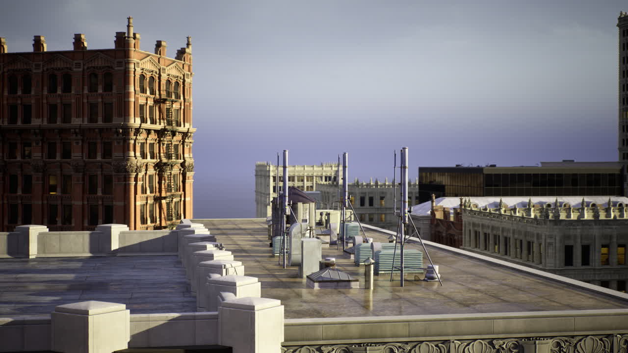 지붕 전망은 황혼에 도시 건축물과 스카이 라인 세부 사항을 보여줍니다.