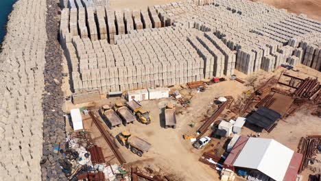 sitio de almacenamiento y construcción de bloques de hormigón a gran escala
