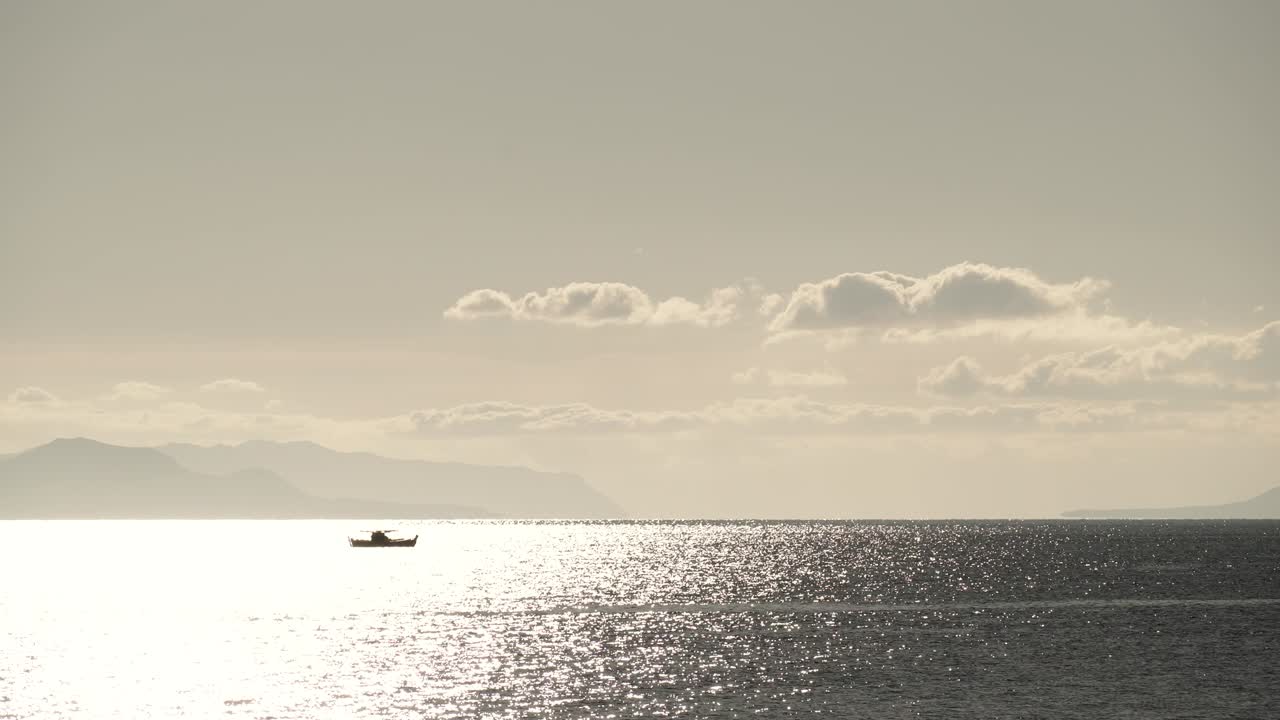 평온한 바다와 산, 그리스 해안, 펠로폰네스 마니, 타임 스