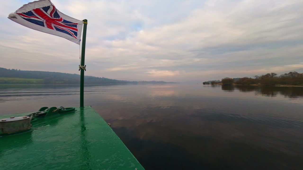 윈더미어 호수에서 보네스에서 앰블사이드까지 항해하는 레드 크루즈 영상
