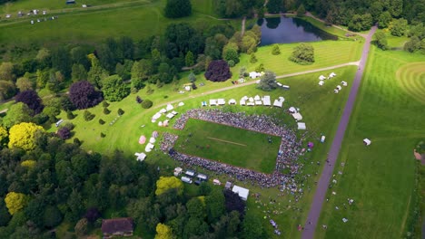 at leeds castle’s grandest scene, queen’s joust reigns like a dream