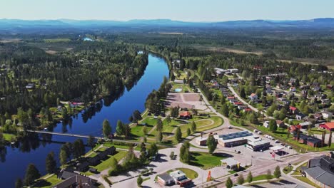 Panorama-Von-Vasterdalaven-Entlang-Der-Ortschaft-Vansbro-In-Dalarna,-Schweden