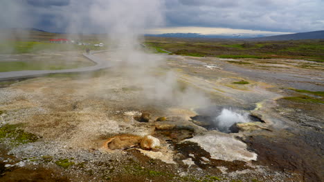 energía geotérmica del volcán hveravellir o campo de aguas termales en islandia