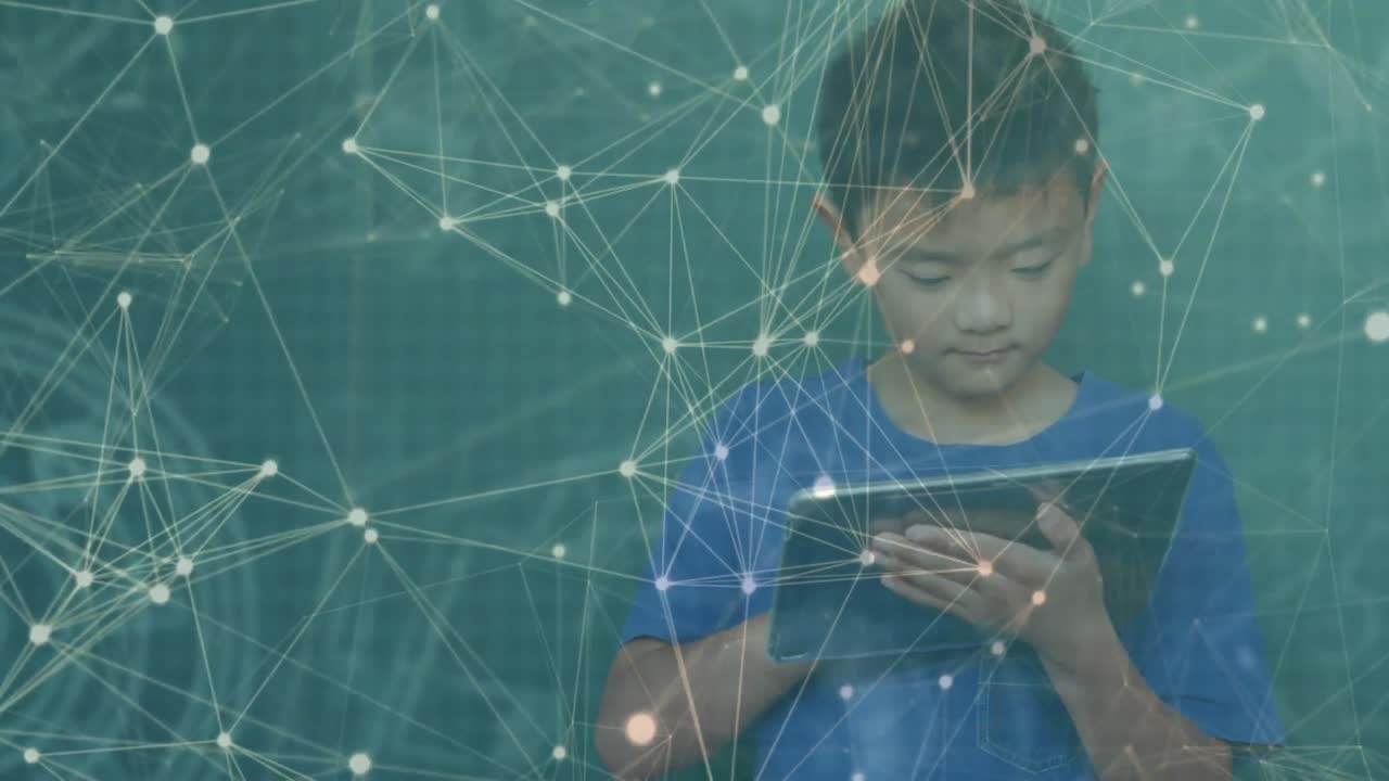 태블릿을 사용하는 학교생 위로 이동하는 연결 네트워크의 애니메이션