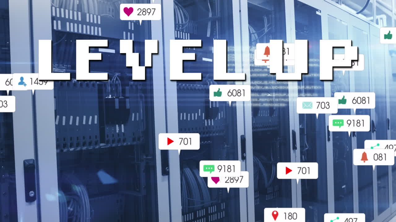 컴퓨터 서버를 통해 레벨 업 텍스트와 소셜 미디어 아이콘과 숫자의 애니메이션