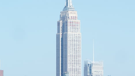 Empire-State-Building-And-Manhattan-Skyline-From-Williamsburg