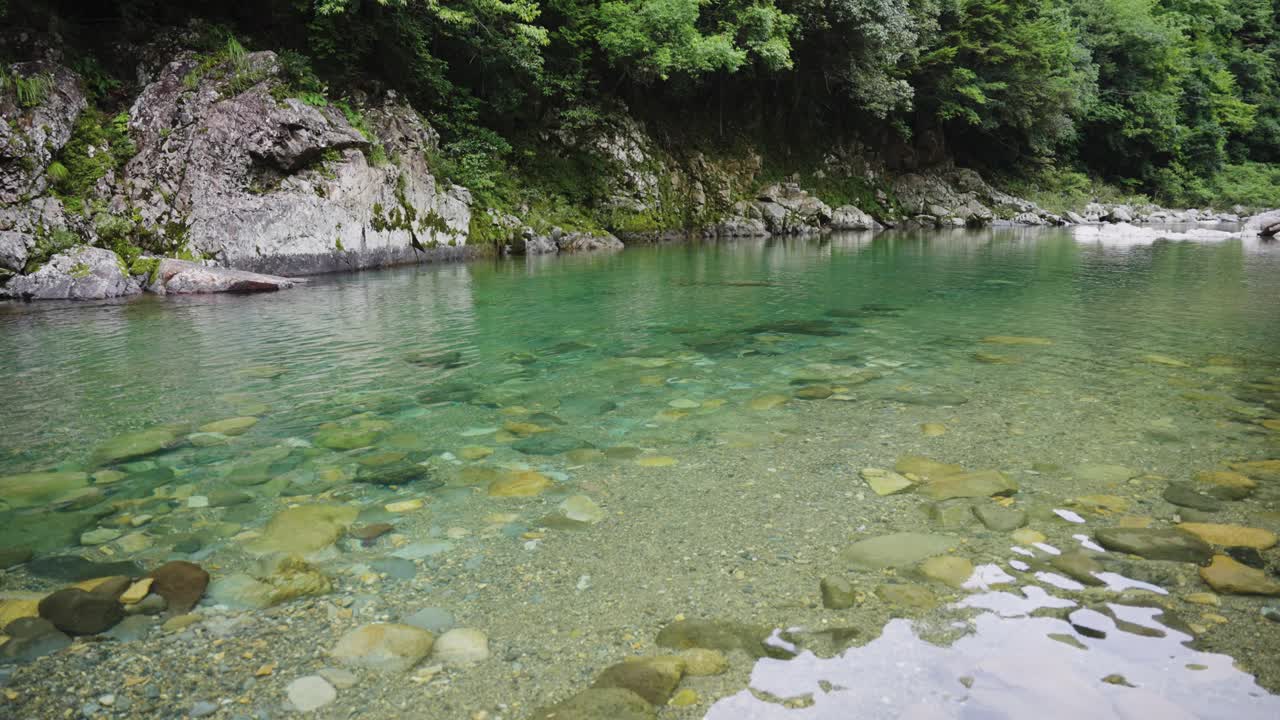 일본 기후현 세키의 깨끗한 강
